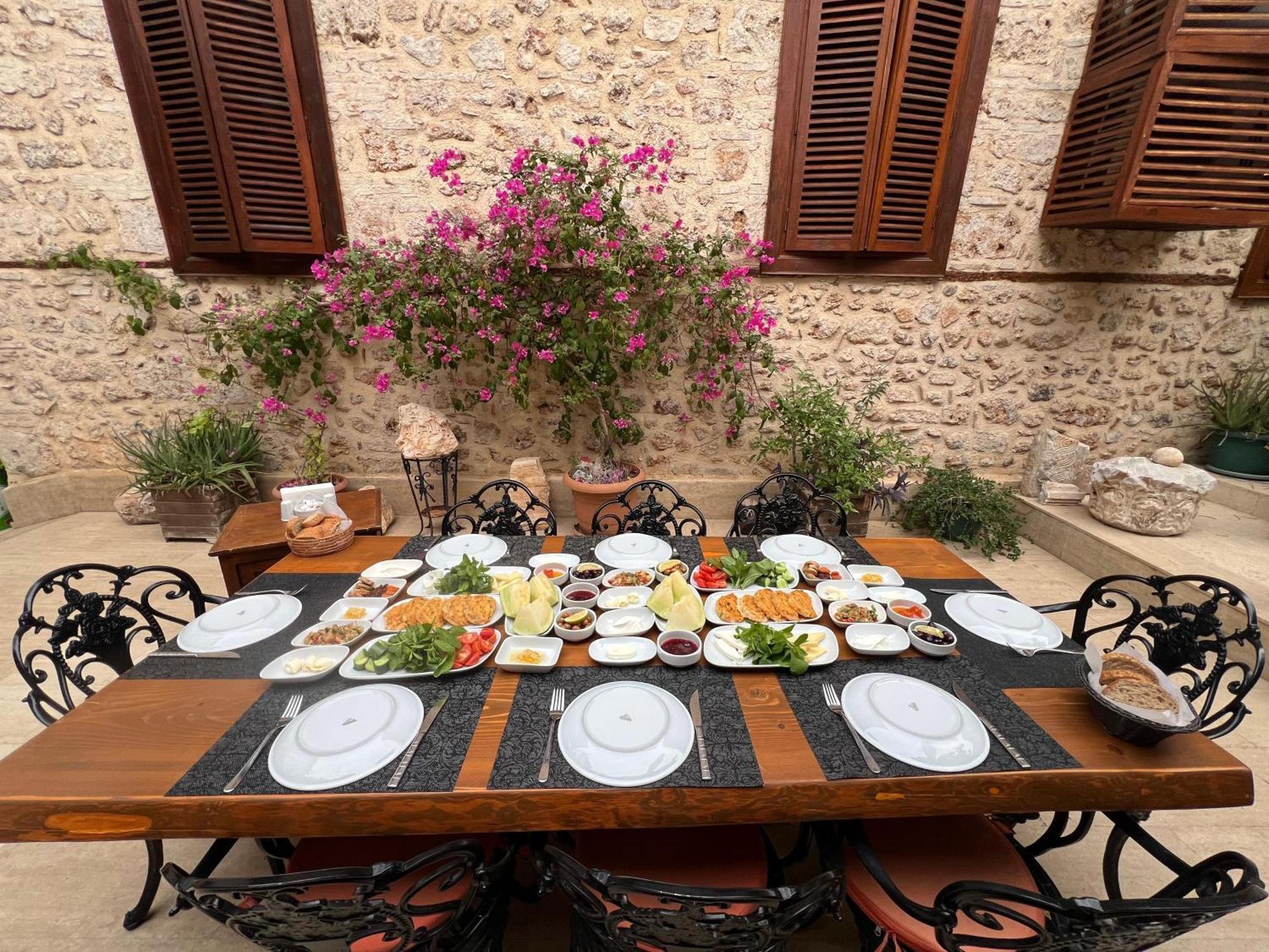 White Garden Hotel-adult Only Otel