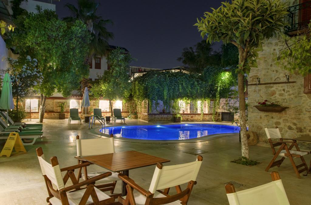 White Garden Hotel-adult Only Otel 3*